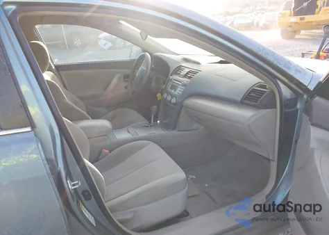 2010 Toyota Camry Se/Le/Xle z USA, uszkodzony, nr VIN 4T1BK3EK2AU604153